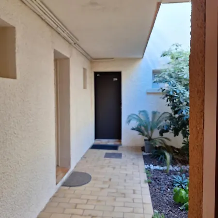 Apartmán Mimilou Eleuthera 300 M Centre Naturiste